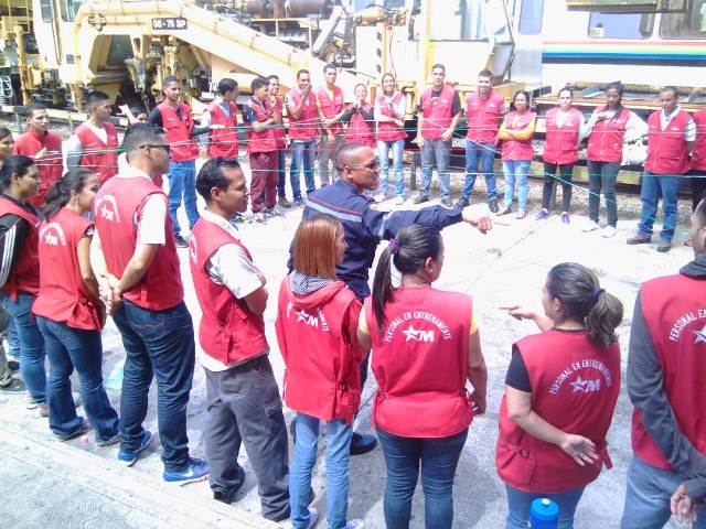 Bomberos de Miranda ofrecen adiestramiento a operarios de Metro Caracas