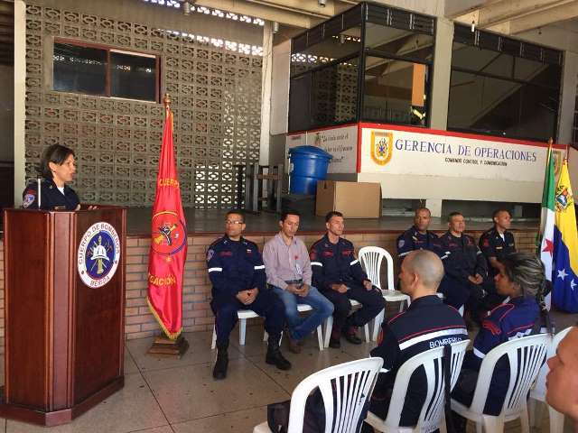 Apagafuegos mirandinos realizan curso de Combate de Incendios en Compartimiento Interiores