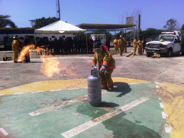 Bomberos de Miranda se preparan para la atención de emergencias con Gas
