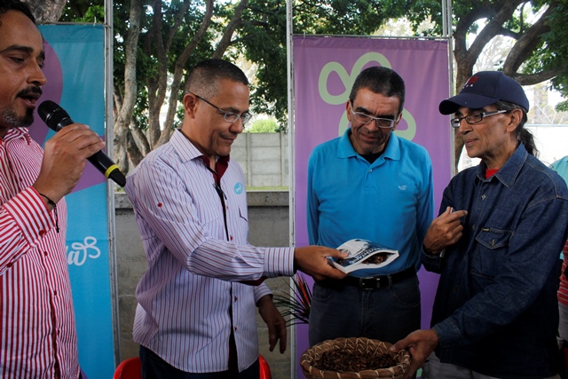 Clodovaldo Hernández presentó su libro Rreinventario en la Filven.