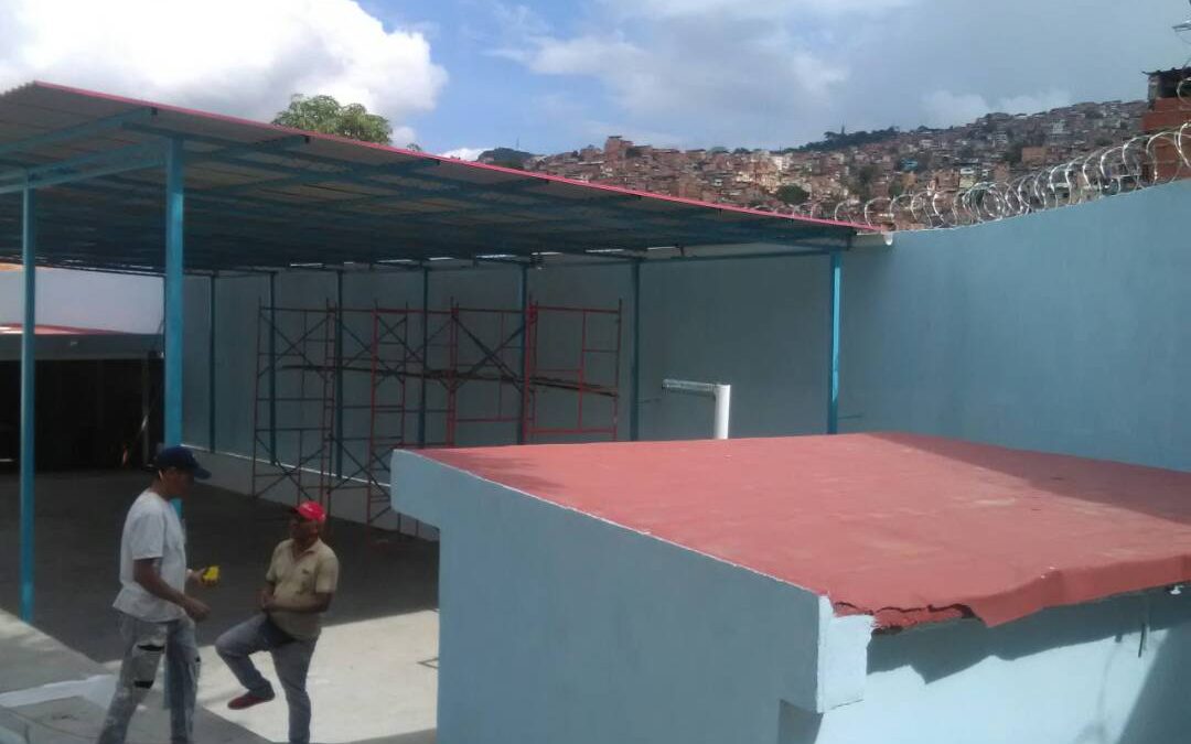 En un 90% avanza recuperación de la Escuela Julio Calcaño en Petare