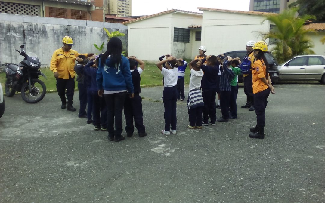 Niños del Paraguay participaron en simulacro de desalojo