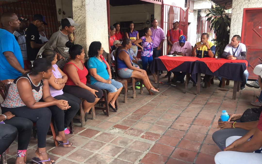Buscan mejorar servicios de kiosqueros de El Guapo