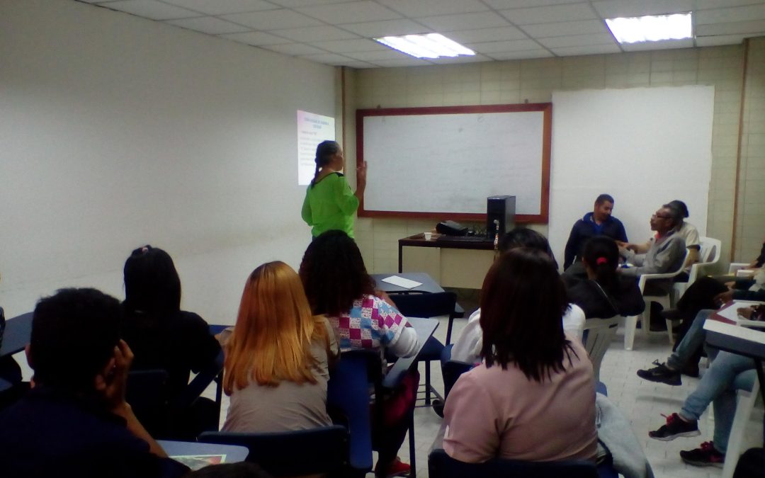 Dictan cursos de actualización pedagógica a trabajadores del Hospital Victorino Santaella