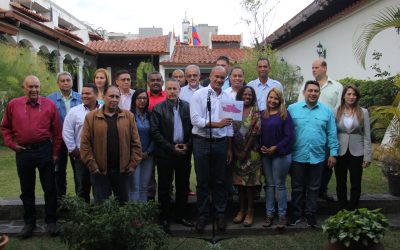 Cinco dedos, una sola mano