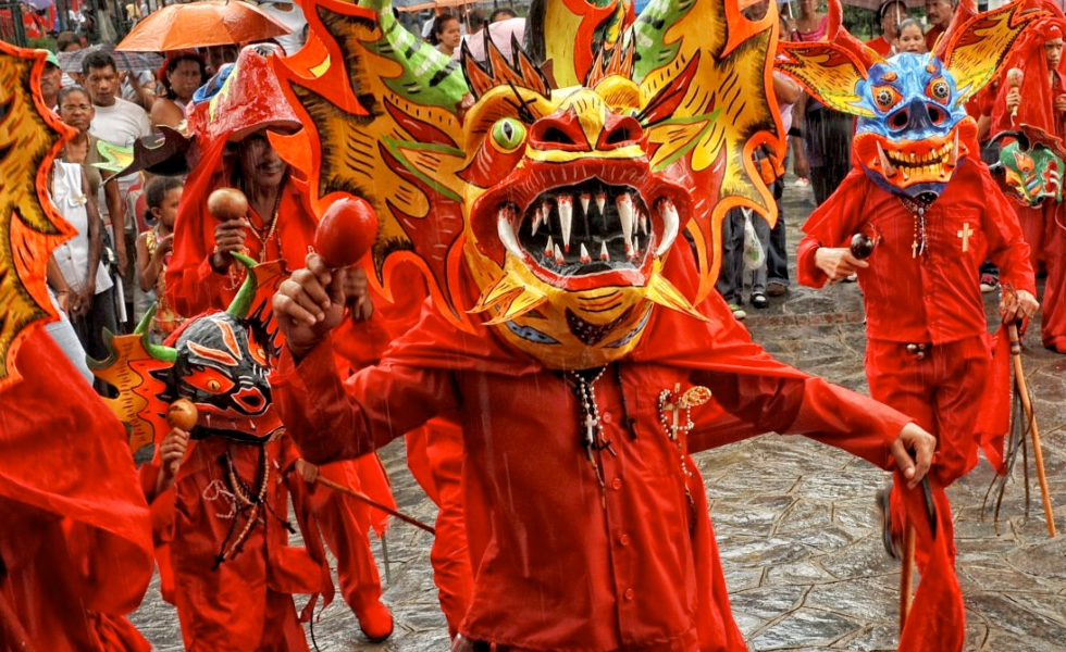 Rechazan quema del monumento de los Diablos Danzantes de Yare