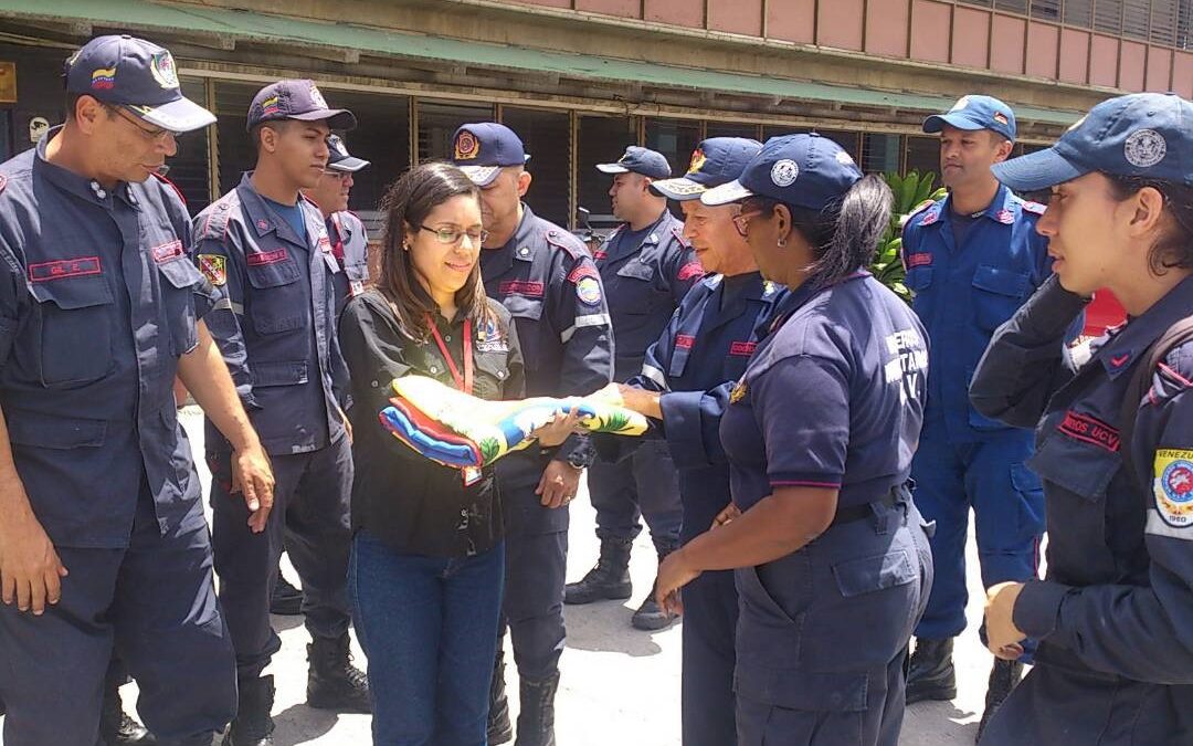 Bomberos mirandinos aprenden sobre el correcto uso de los Símbolos Patrios