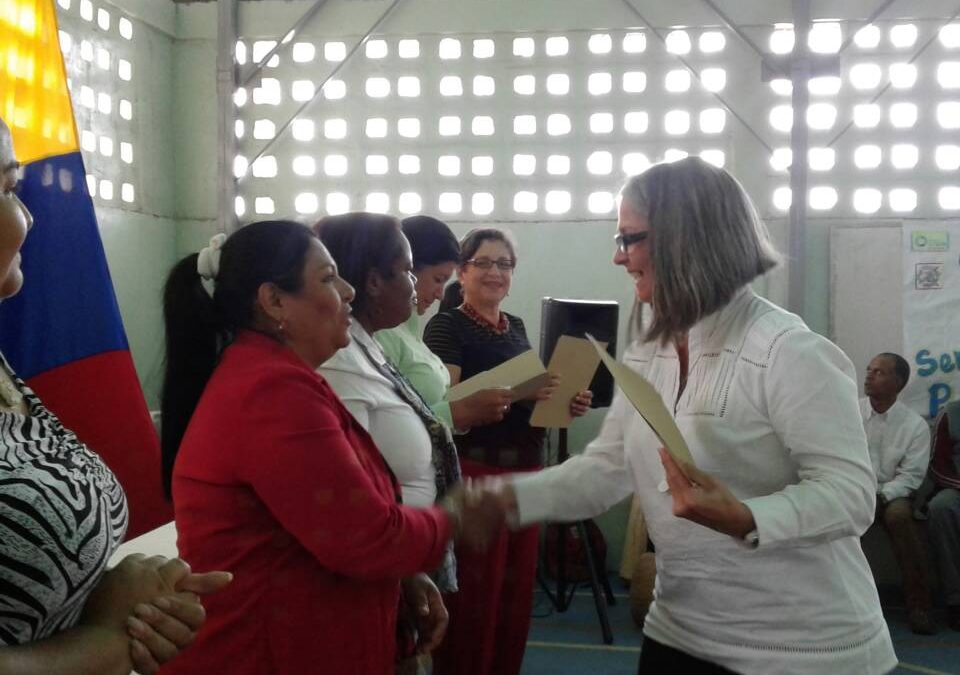Impulsan planes sociales para docentes mirandinos
