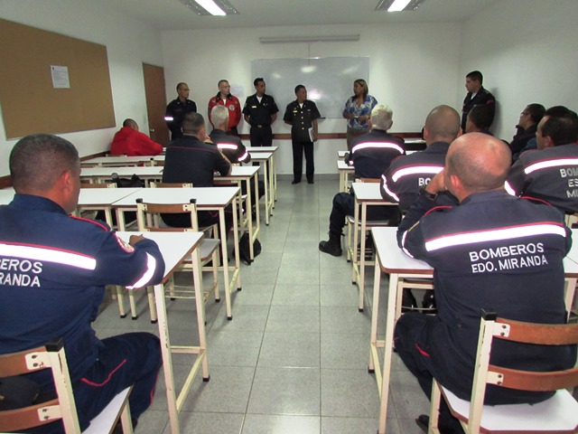 UNES dicta carrera en Ciencias del Fuego en Los Teques