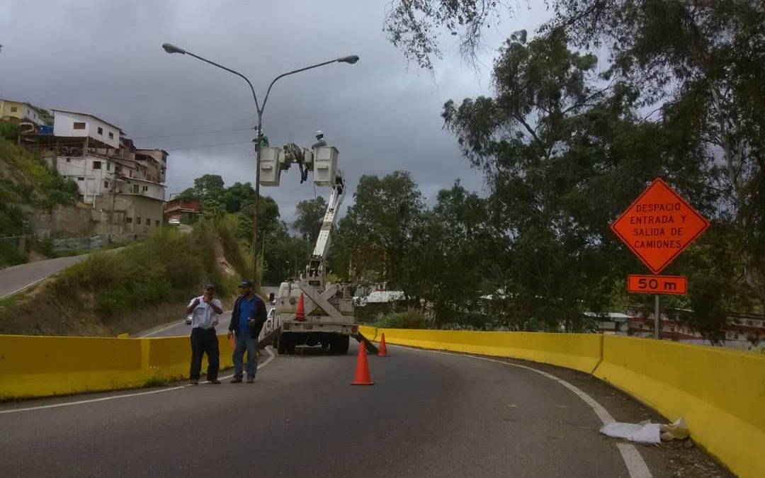 Autoridad Única de la Panamericana instala luminarias LED en Distribuidor de Carrizal