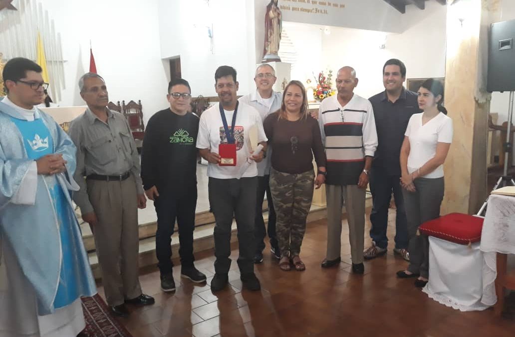 Rinden homenaje a integrantes de la Asociación Civil Alfombra de Flores de Araira