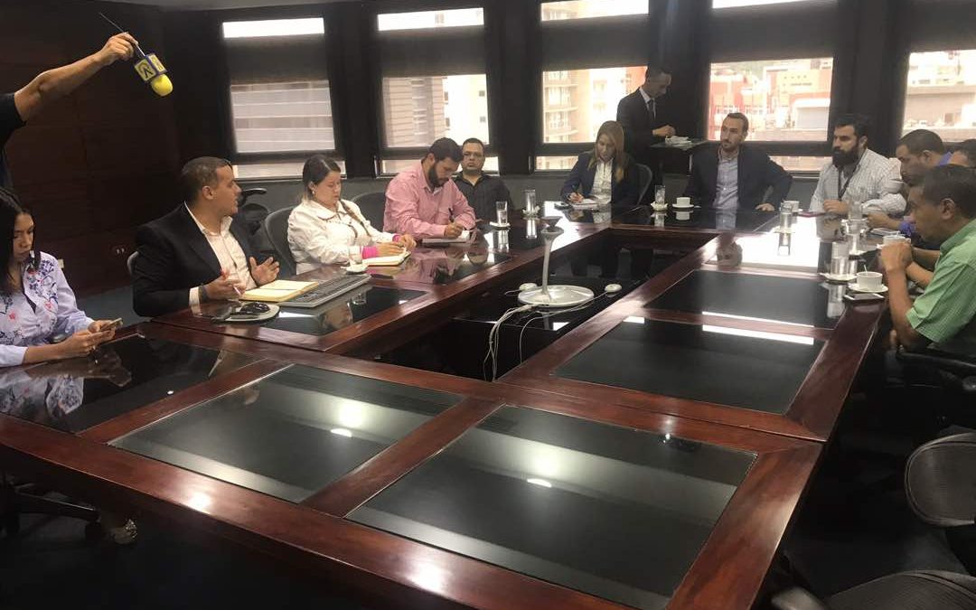 Califican como importante aumento salarial en el pueblo venezolano