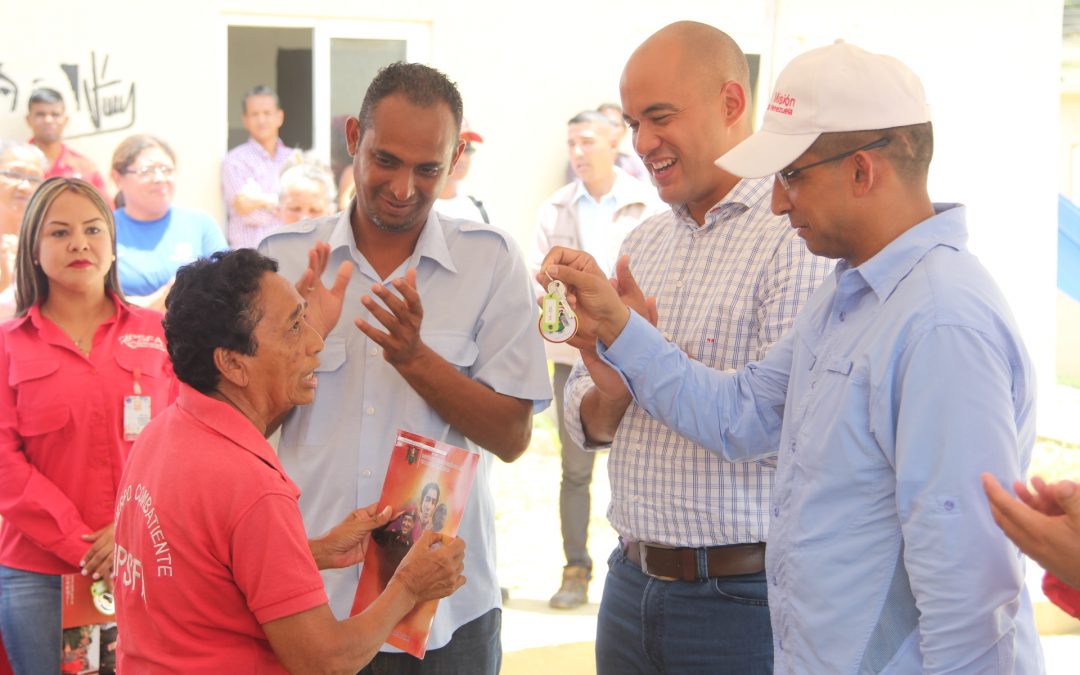 Gobierno de Miranda benefició a 127 personas con entrega de casas