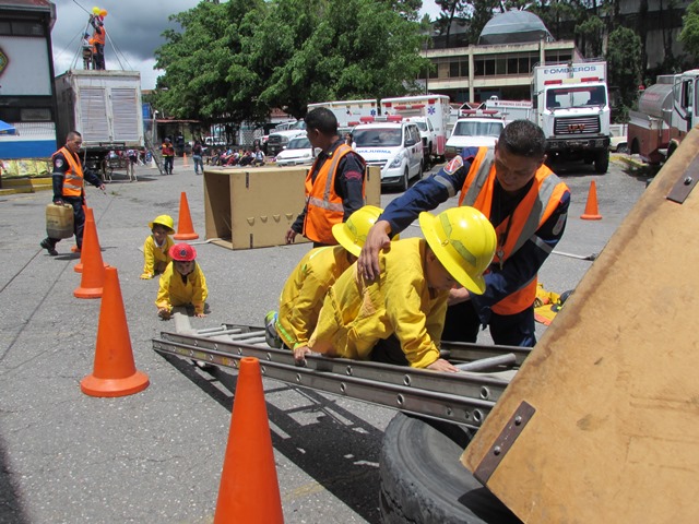 Hijos de los Bomberos de Miranda disfrutan del Plan Vacacional Bomberitos 2018