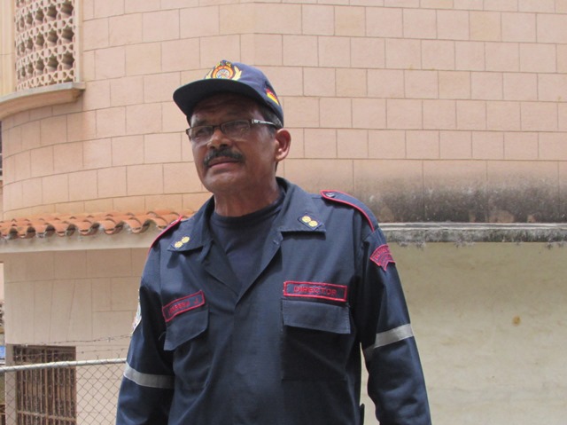 Bomberos de Miranda atiende a afectados por lluvias en Ocumare del Tuy