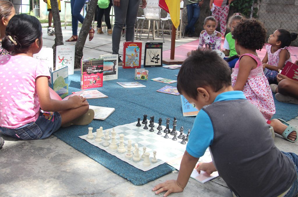 Más de 500 escuelas de Miranda atienden a niños durante las vacaciones