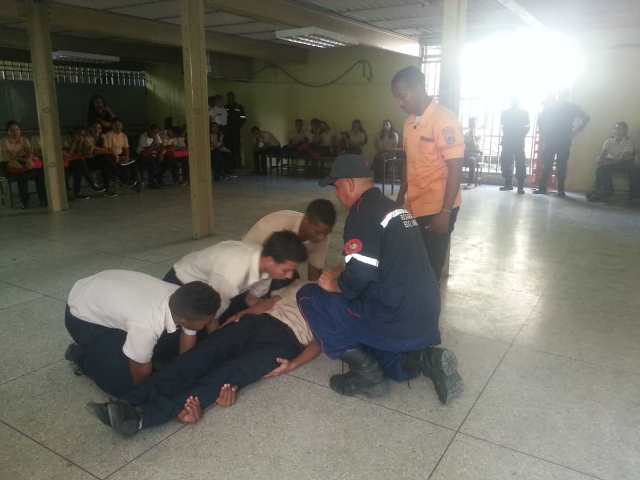 Bomberos de Miranda impartió taller de prevención y autoprotección ciudadana