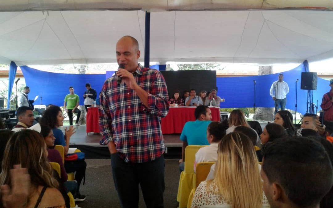 Héctor Rodríguez pidió a los jóvenes asumir responsabilidad de concretar proyecto bolivariano