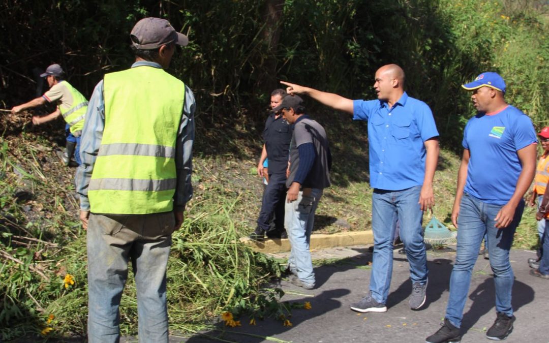 Inició plan de mantenimiento en vías mirandinas