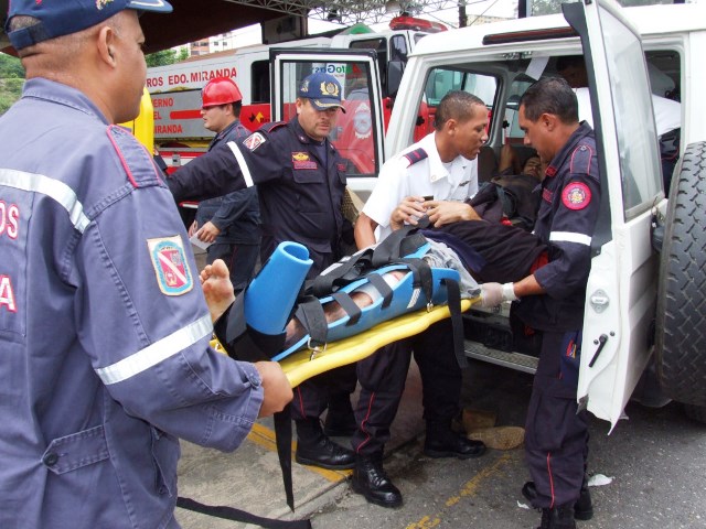 Bomberos de Miranda refuerzan labores de prevención en temporada decembrina