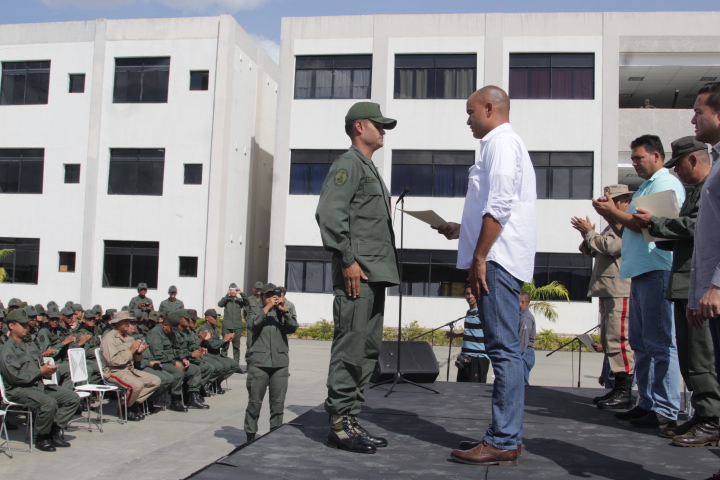 Gobernador otorgó reconocimientos a unidades militares del Fuerte Guaicaipuro