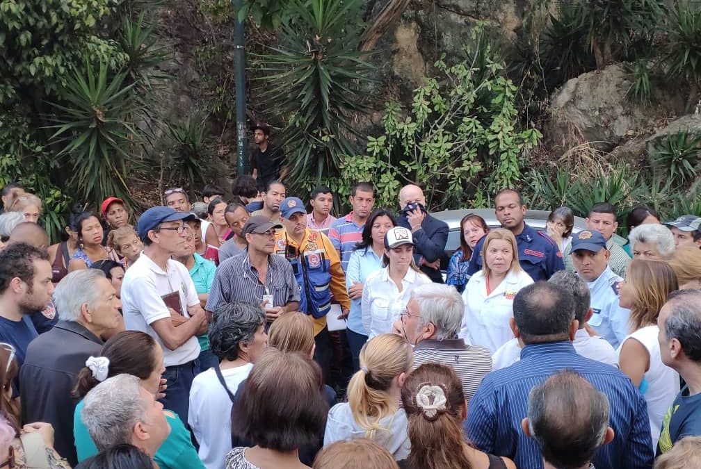 Vecinos de Baruta afectados por falla eléctrica cuentan con atención permanente