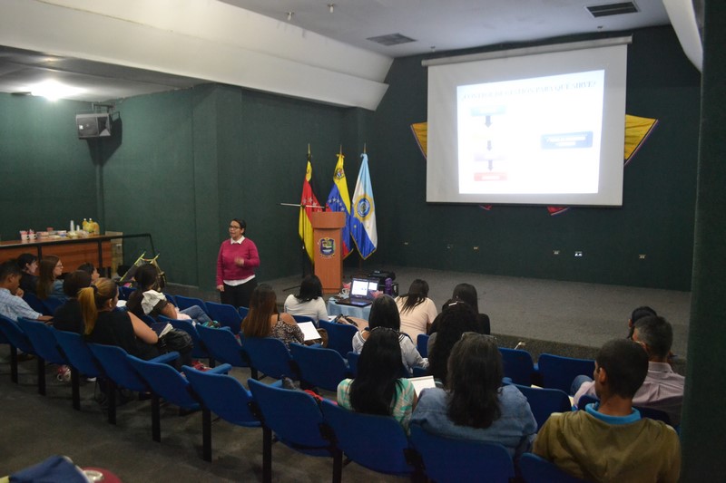 Personal de la Gobernación de Miranda recibió capacitación sobre Control de Gestión Administrativa