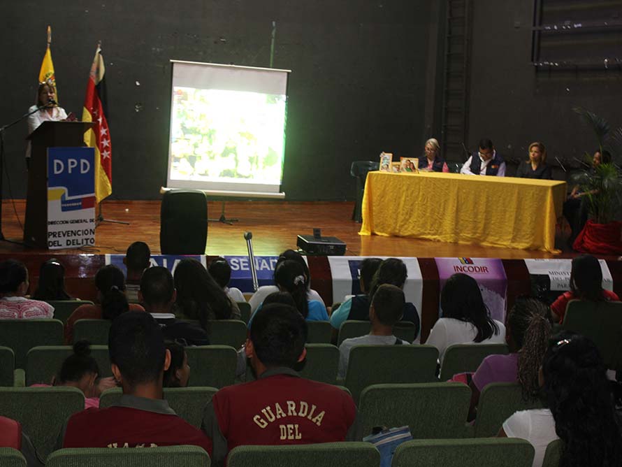 Casa de la Cultura de Los Teques realizó foro Familia y Prevención