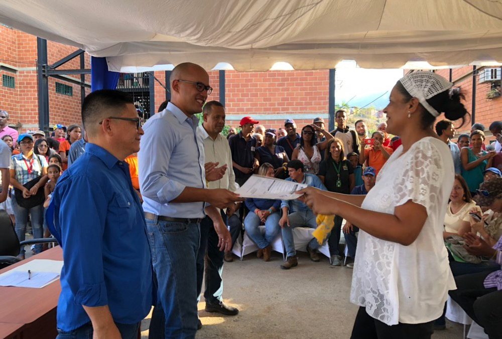 Entregaron títulos de propiedad y de tierra a familias de Guarenas y Guatire