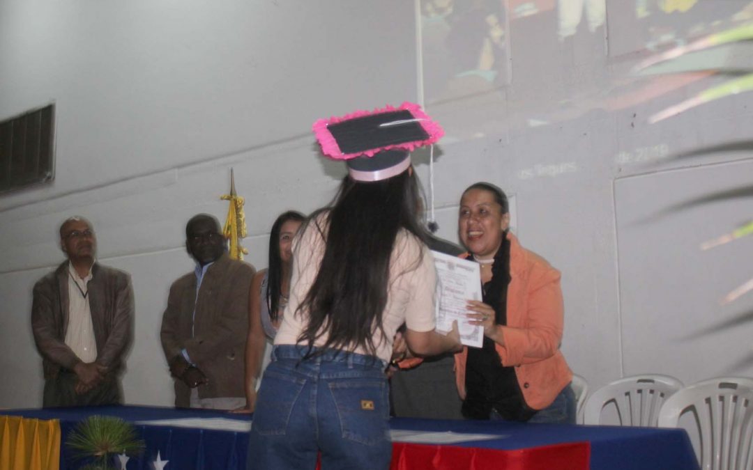 Sepinami celebra primera Graduación de Bachilleres
