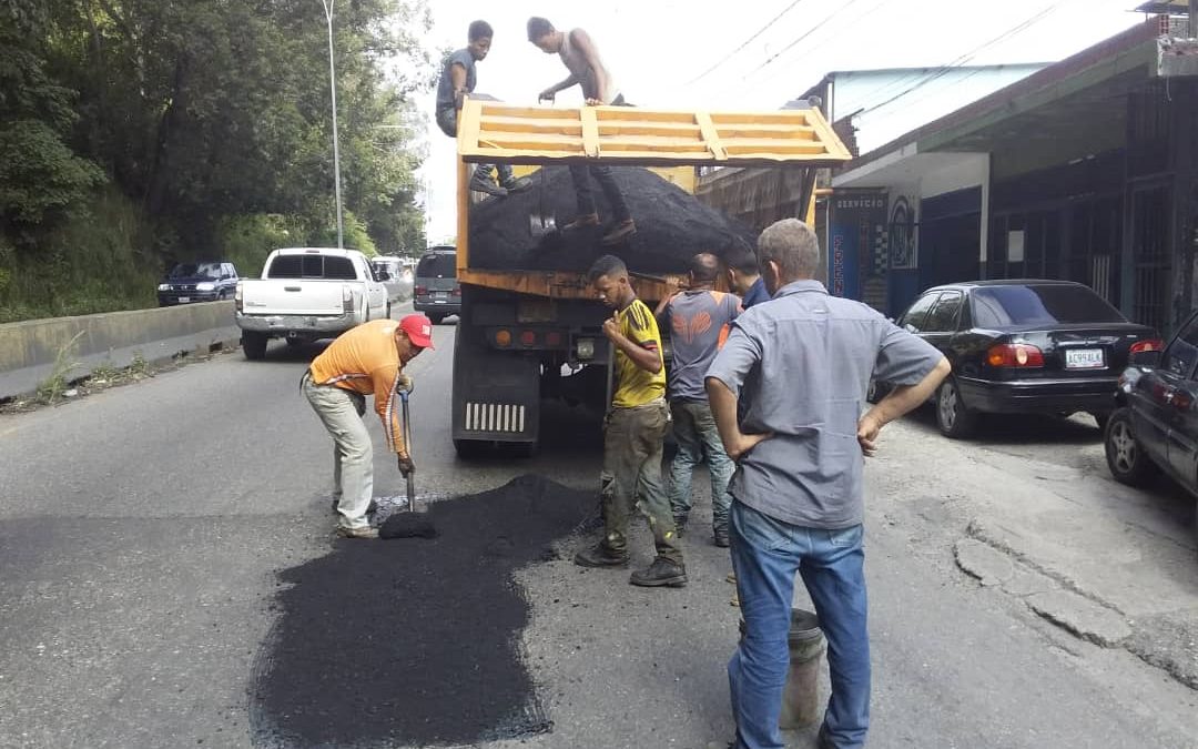 Iniciaron labores de bacheo en la Panamericana