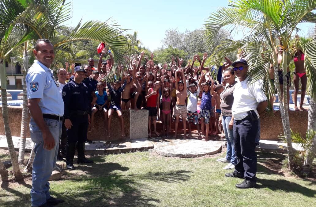 Niños del Plan Vacacional de la Policía de Miranda tuvieron día de piscina