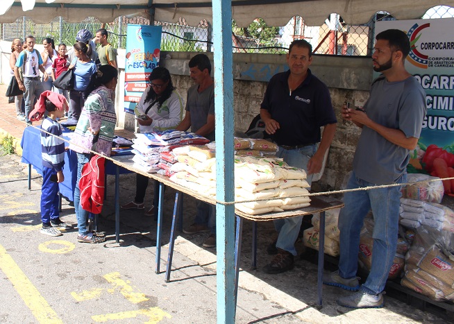 Mercados a cielo abierto siguen beneficiando a los carrizaleños