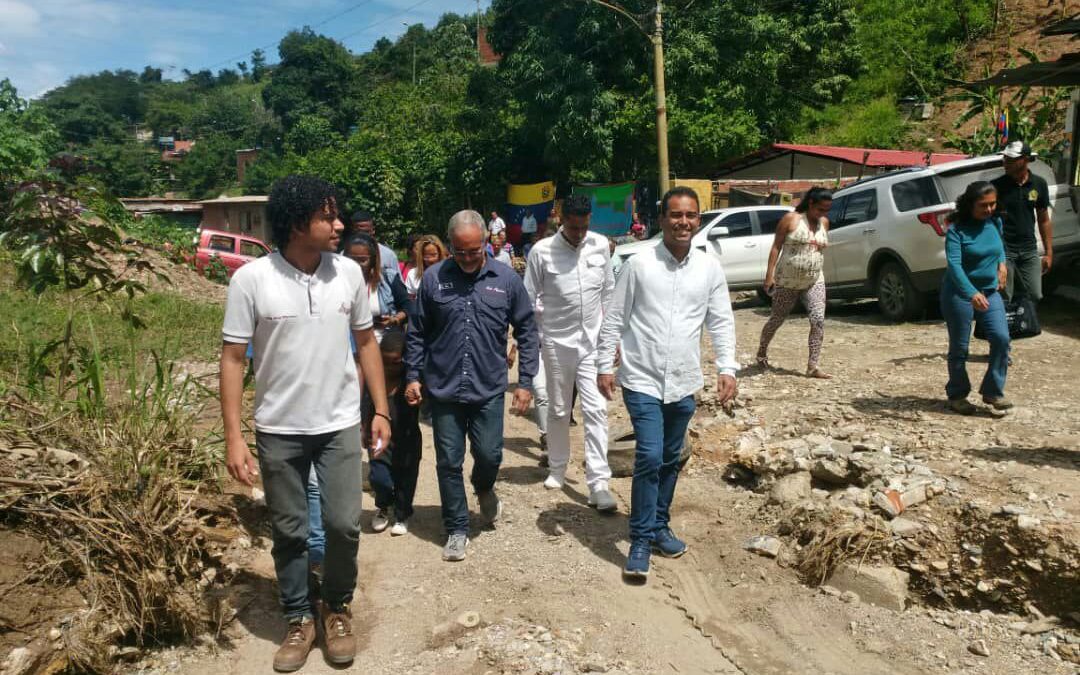 Gobierno de Miranda inspecciona urbanismos en sector Guacarapa del municipio Plaza