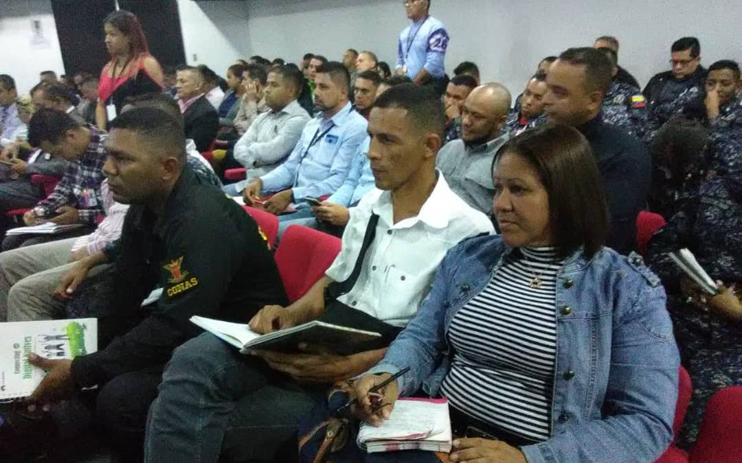 Continúa formación de efectivos de la Policía de Miranda