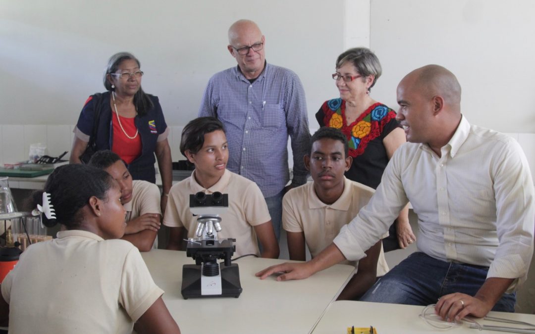 Entregan laboratorio de ciencias a U.E. Fray Zapico en Barlovento