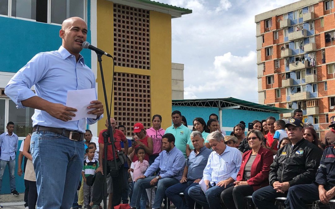 Gobernador Héctor Rodríguez cumple compromiso asumido con la comunidad de La Ladera