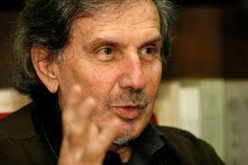 Luis Alberto Crespo: En la poesía se encuentra la solidaridad y dignidad humana