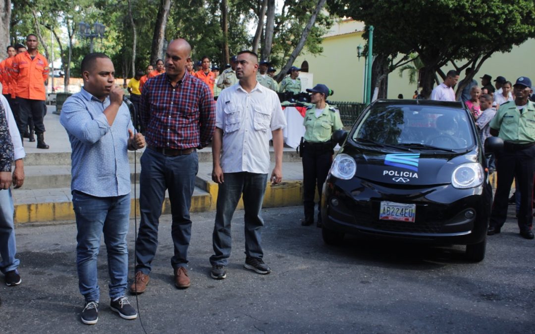 Gobernador entregó nuevas patrullas en Petare y Valles del Tuy