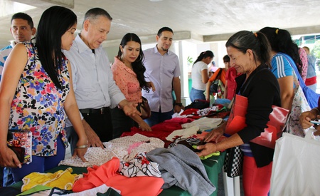 Entregados 122 créditos a emprendedoras del municipio Sucre