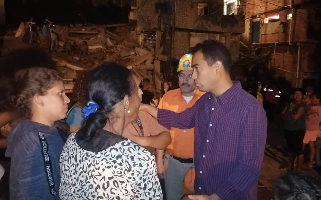 Gobierno de Miranda atiende a familias del sector El Campito afectadas por las lluvias