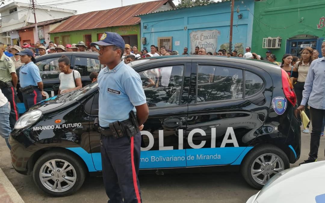 Entregadas 10 patrullas para Acevedo y Pedro Gual
