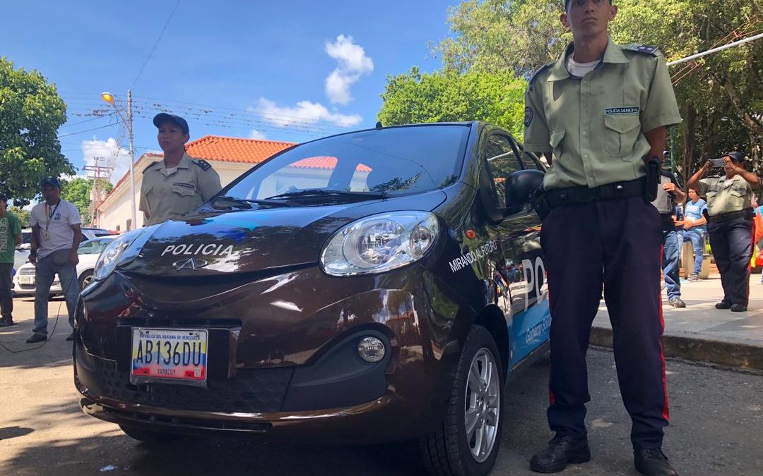 Gobernador entregó siete patrullas  en Valles del Tuy