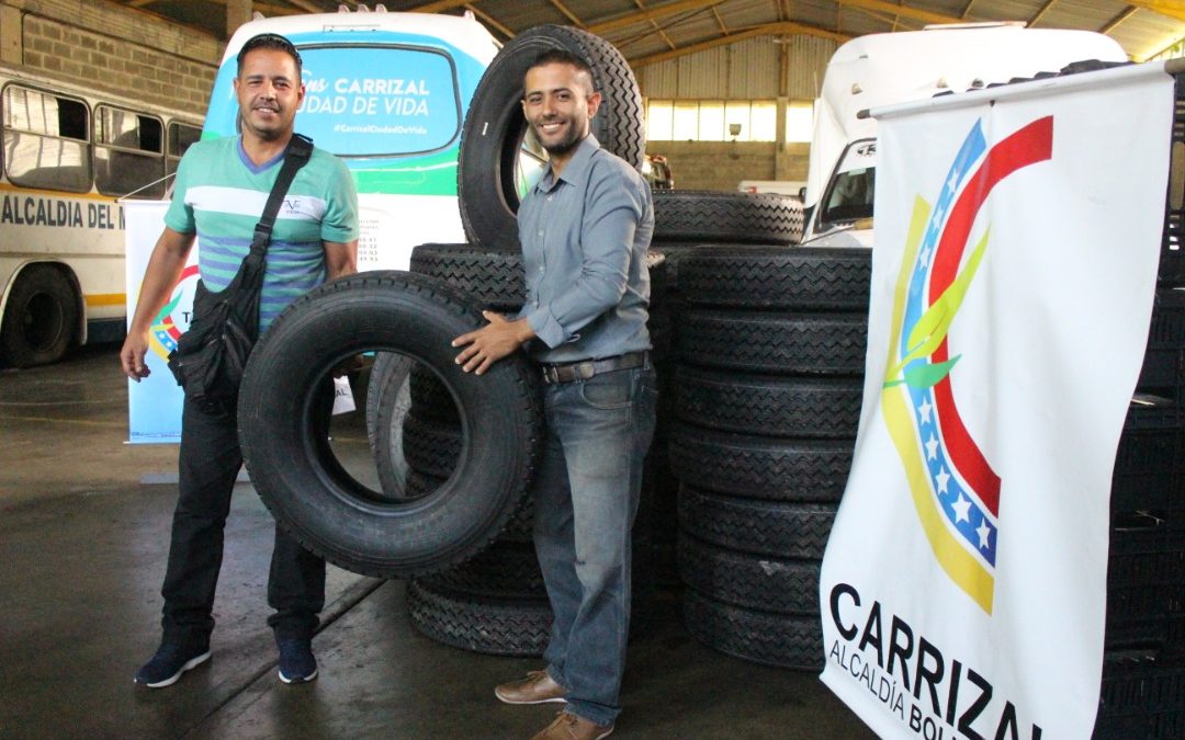 Transportistas del municipio Carrizal recibieron cauchos