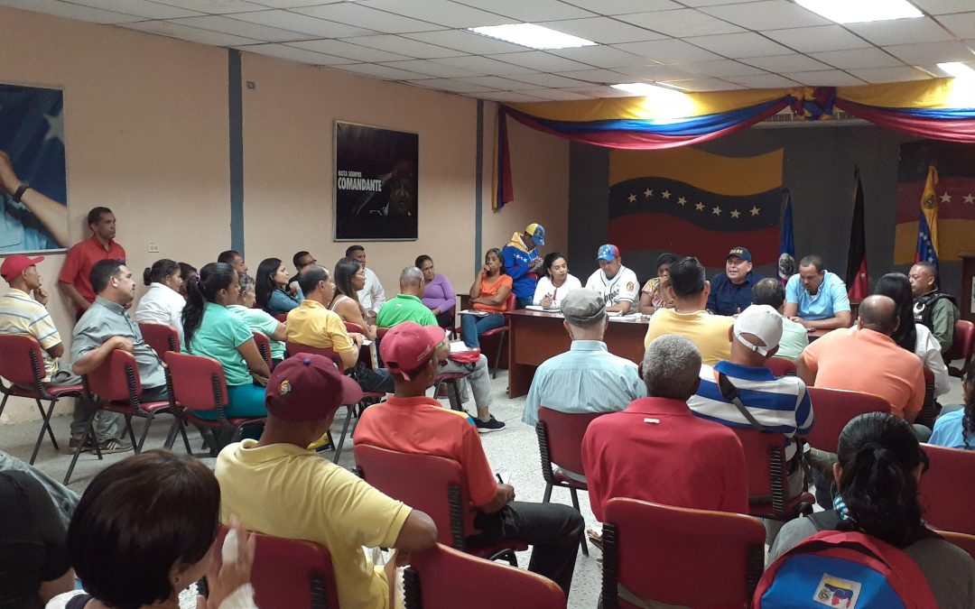 Gobierno municipal de Independencia realiza mesa de trabajo con Cámara de Comercio y poder popular