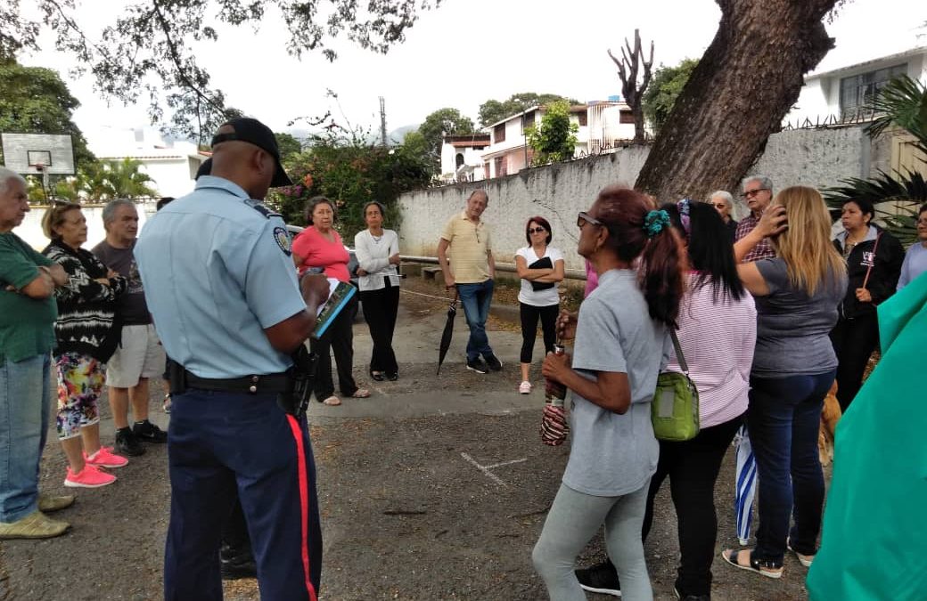 Policía de Miranda fortalece lazos con vecinos del municipio Sucre