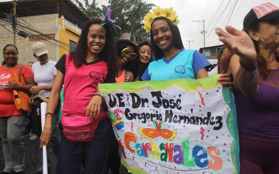 Circuitos Educativos de Guarenas mostraron su creatividad durante las comparsas