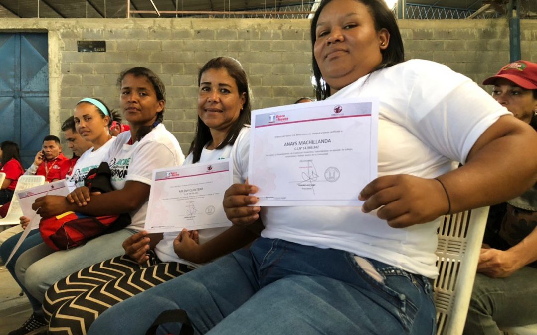 Entregan créditos a productores de algodón de Urdaneta