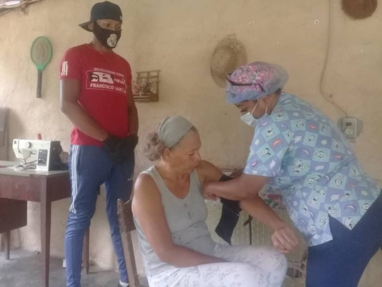Misión Médica Cubana atendió a más de 2 mil 500 personas en Los Teques