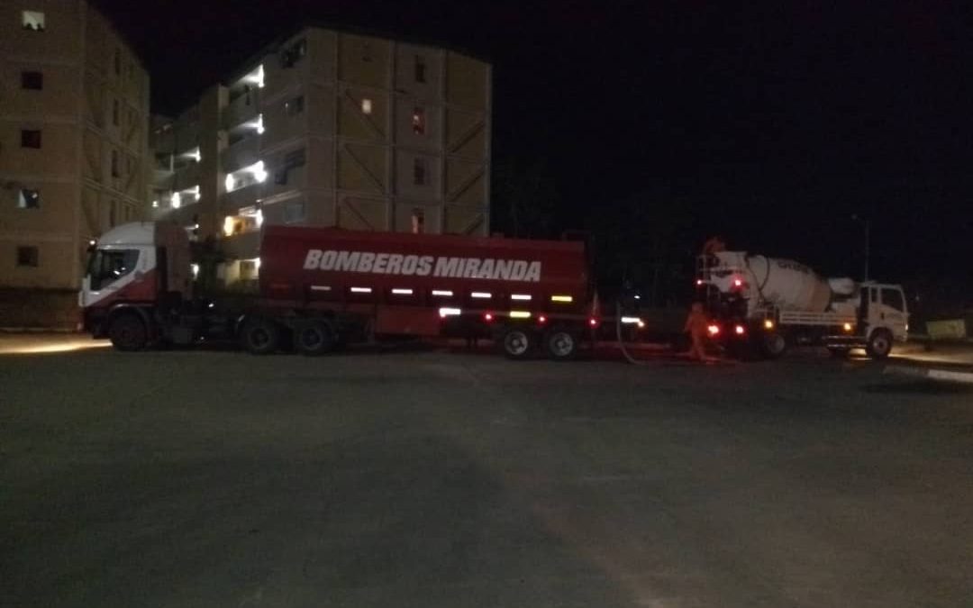 Bomberos de Miranda desinfectan comunidades del estado